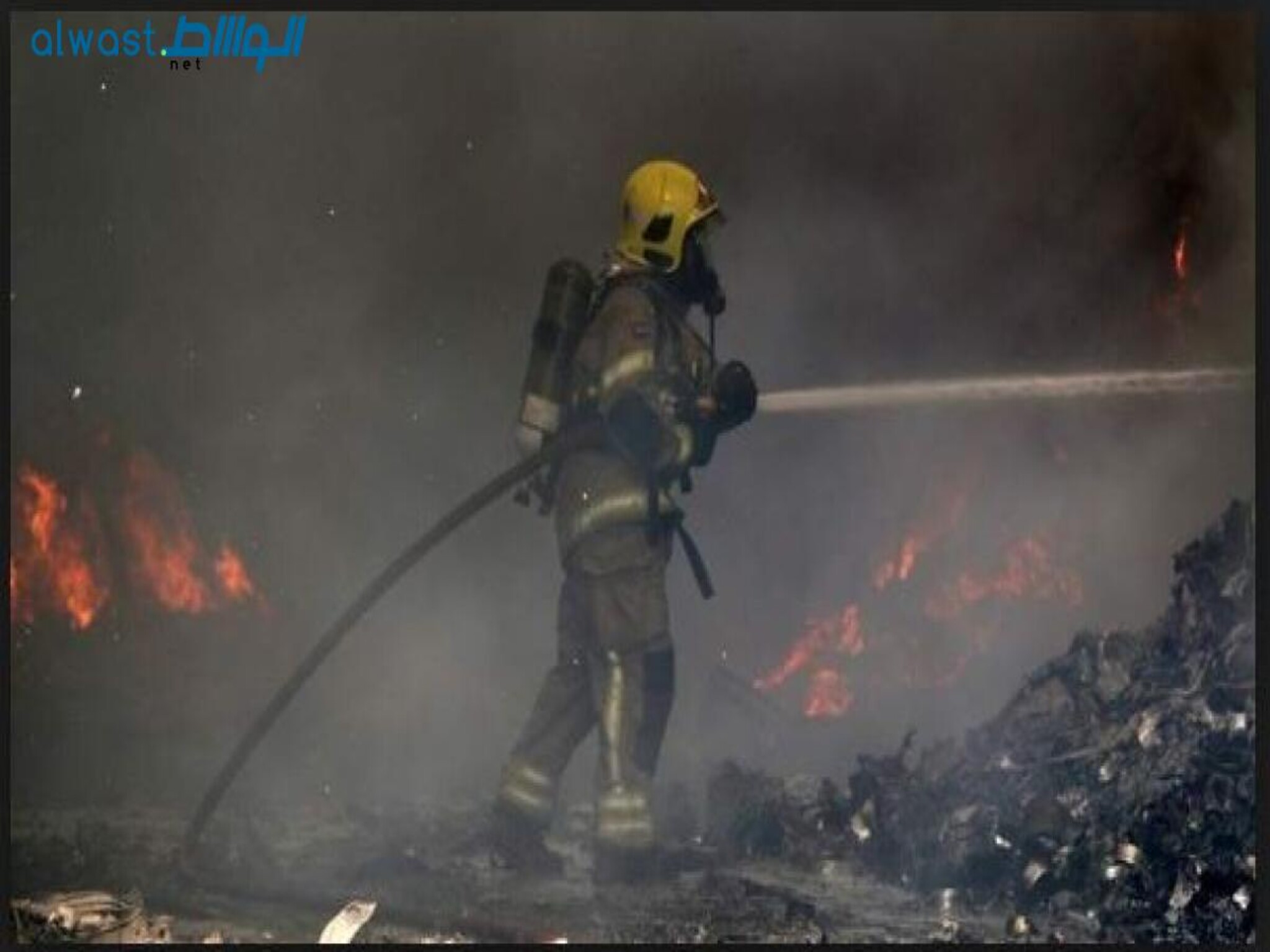 UAE: A Massive Fire Erupts in Sharjah Spare Parts Warehouse